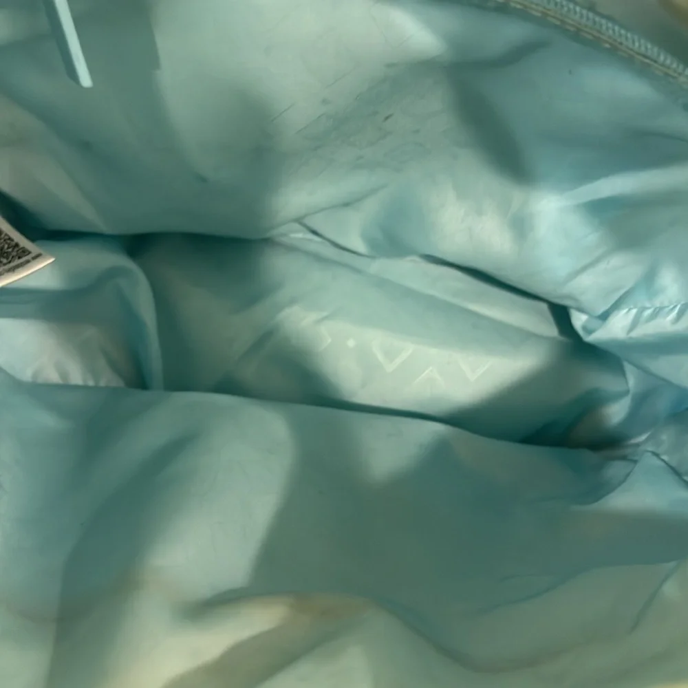 Vera Bradley Grand Traveler bag Sunny Medallion. - Picture 11 of 14